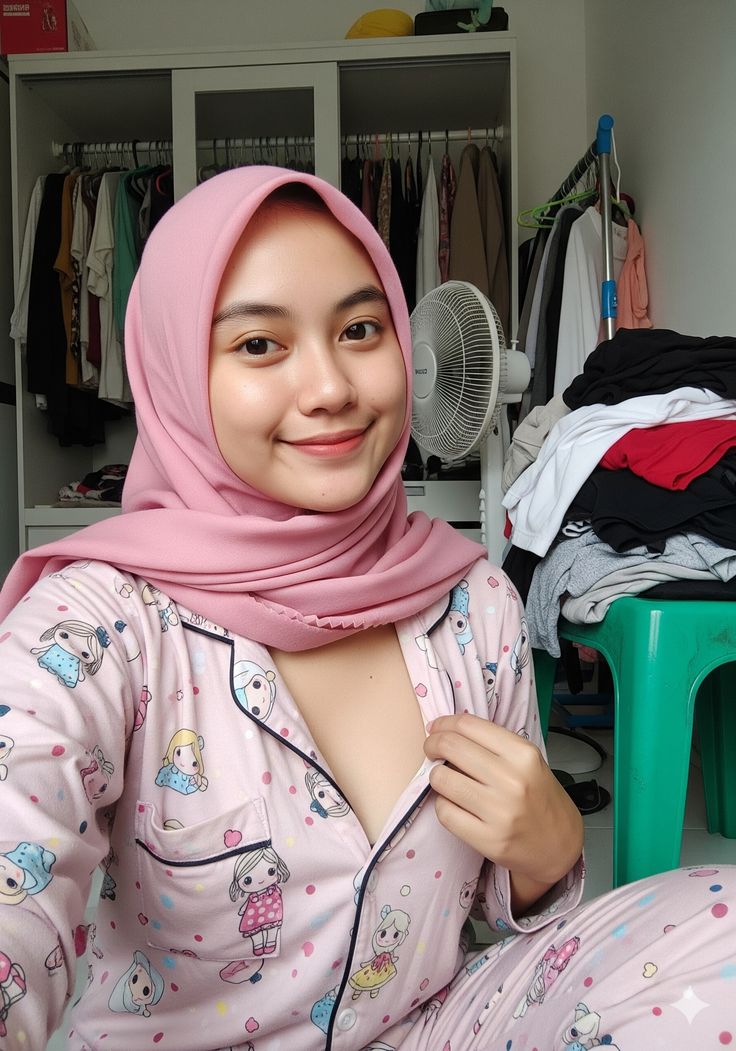 Most Absurd Hijab Lagi Viral Kita Menemukan Bahagia Di Setiap Sudut Kamar